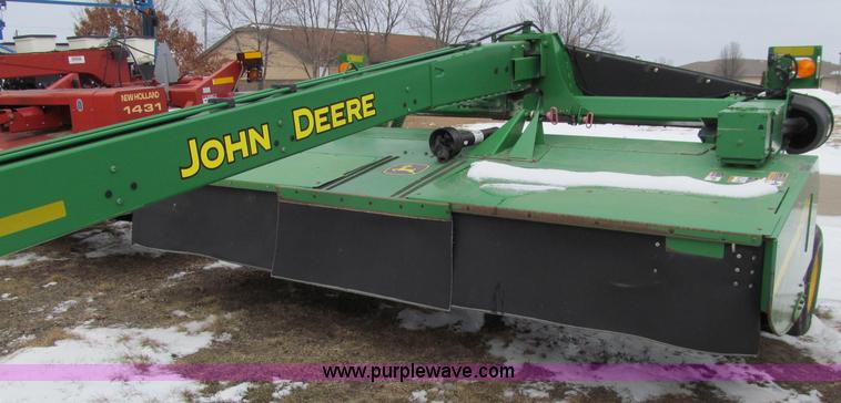 image for item D7153 2005 John Deere 946 mower conditioner