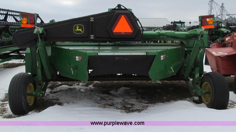 image for item D7153 2005 John Deere 946 mower conditioner