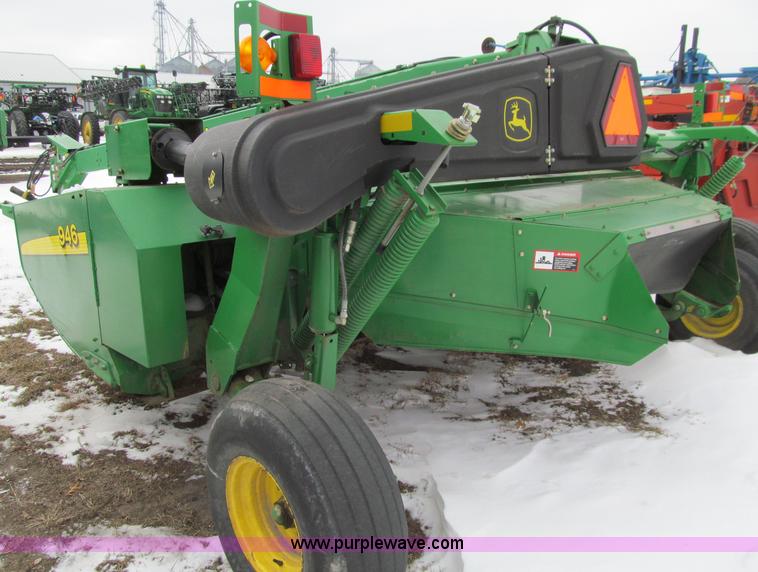 image for item D7153 2005 John Deere 946 mower conditioner