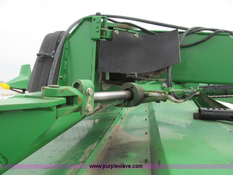 image for item D7153 2005 John Deere 946 mower conditioner