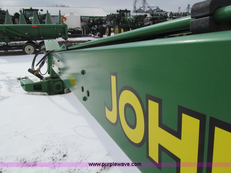 image for item D7153 2005 John Deere 946 mower conditioner