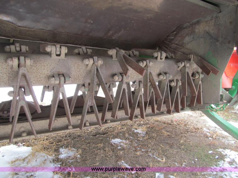 image for item D7153 2005 John Deere 946 mower conditioner