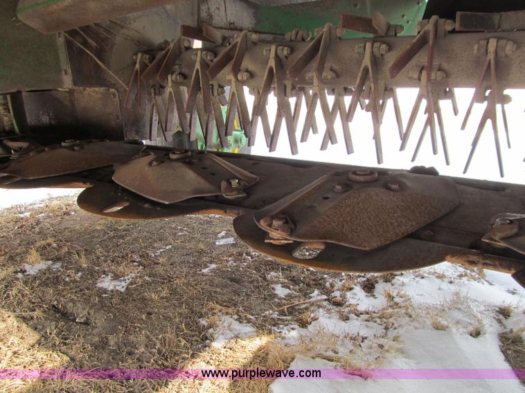 image for item D7153 2005 John Deere 946 mower conditioner