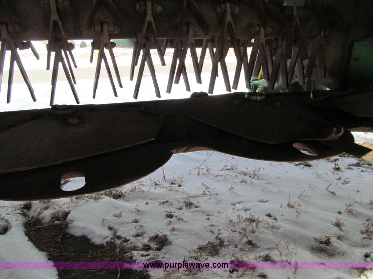 image for item D7153 2005 John Deere 946 mower conditioner