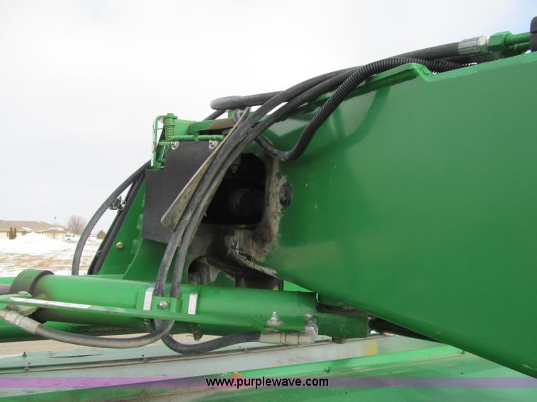 image for item D7153 2005 John Deere 946 mower conditioner
