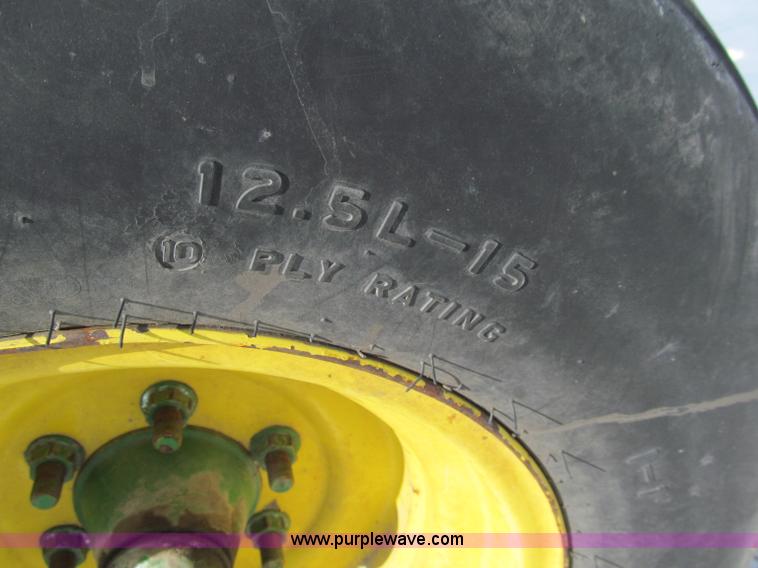 image for item D7153 2005 John Deere 946 mower conditioner