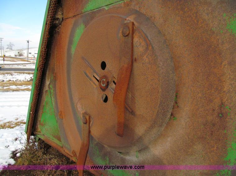 image for item D7158 2003 John Deere HX20 batwing mower