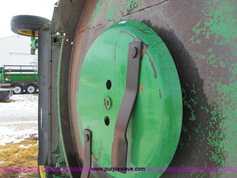 image for item D7158 2003 John Deere HX20 batwing mower