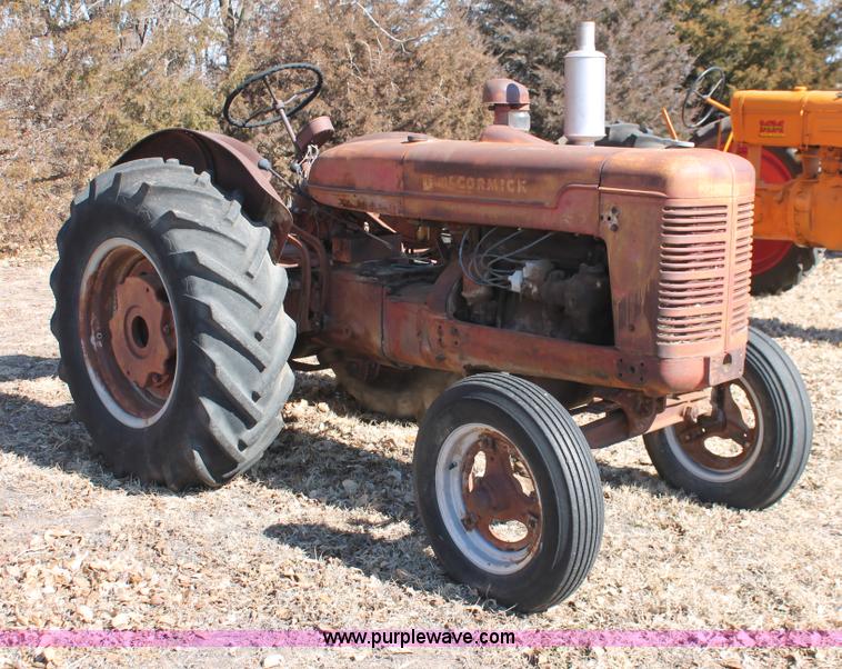 image for item E2586 1950 International Harvester McCormick-Deering W-4 tractor