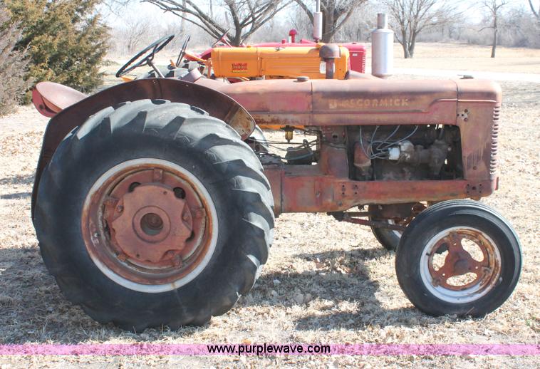 image for item E2586 1950 International Harvester McCormick-Deering W-4 tractor