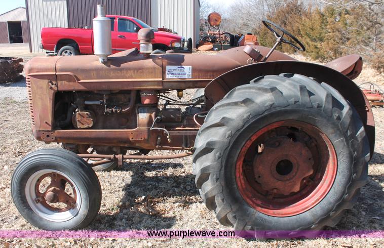 image for item E2586 1950 International Harvester McCormick-Deering W-4 tractor