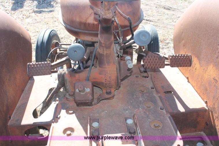 image for item E2586 1950 International Harvester McCormick-Deering W-4 tractor