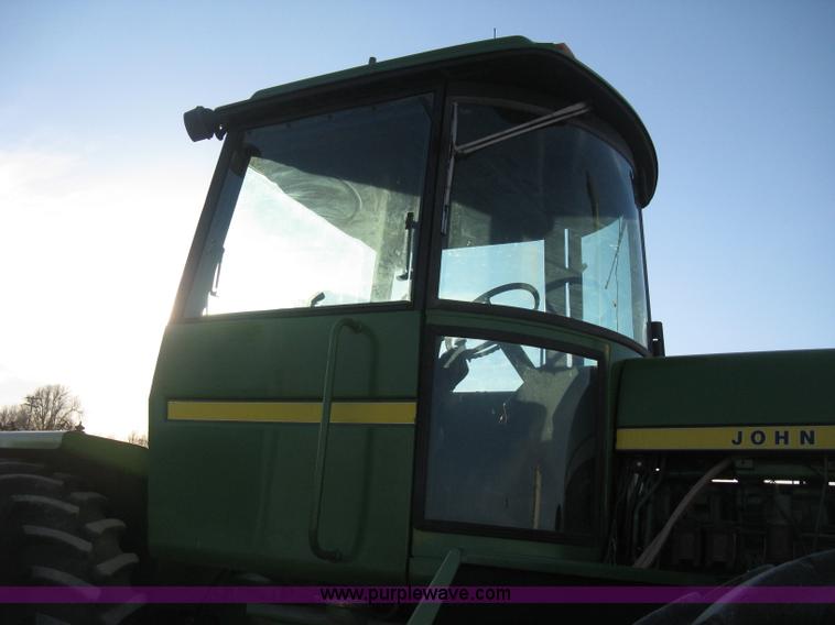 image for item E3105 1975 John Deere 8630 4WD tractor