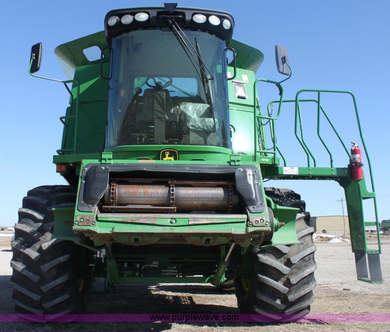 image for item E8451 2009 John Deere 9770 STS combine