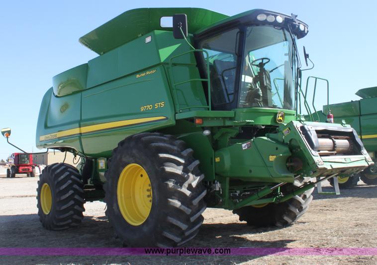 image for item E8451 2009 John Deere 9770 STS combine