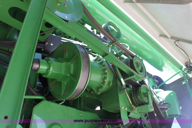 image for item E8451 2009 John Deere 9770 STS combine
