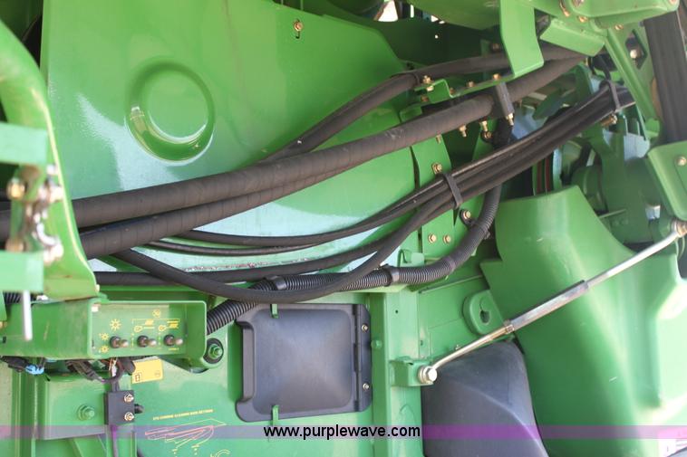 image for item E8451 2009 John Deere 9770 STS combine