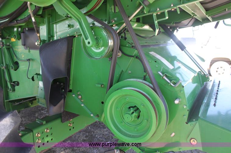 image for item E8451 2009 John Deere 9770 STS combine