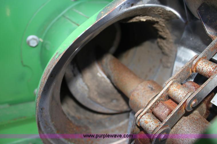 image for item E8451 2009 John Deere 9770 STS combine