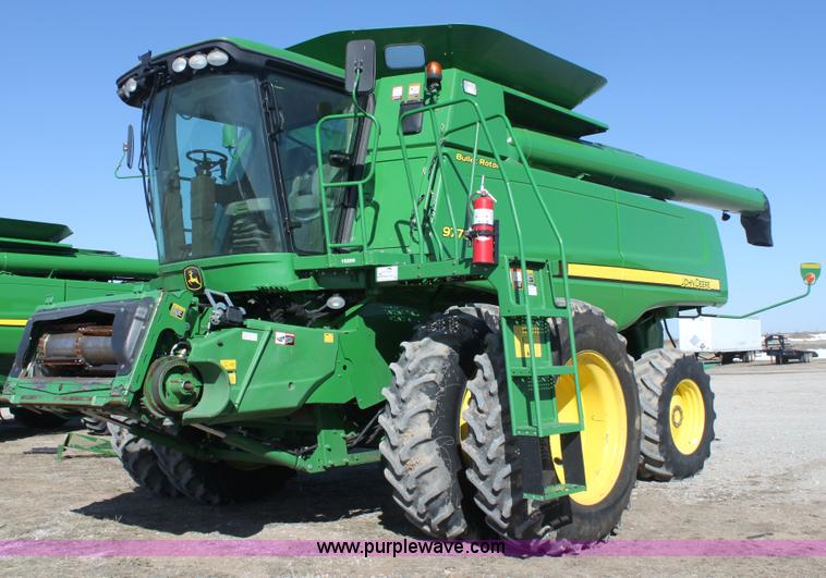 image for item E8452 2010 John Deere 9770 STS combine
