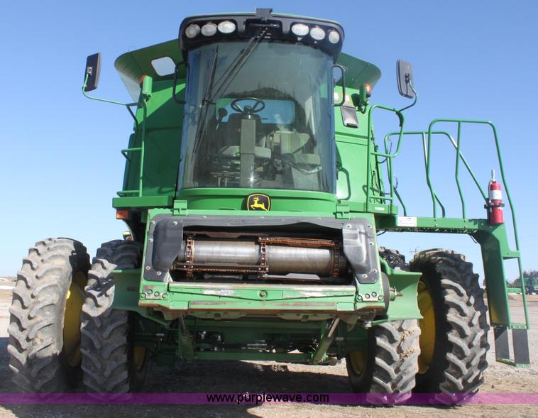 image for item E8452 2010 John Deere 9770 STS combine