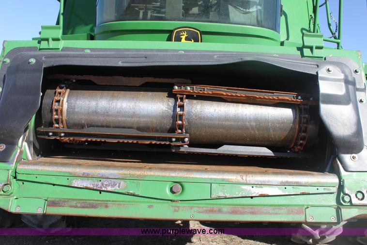 image for item E8452 2010 John Deere 9770 STS combine