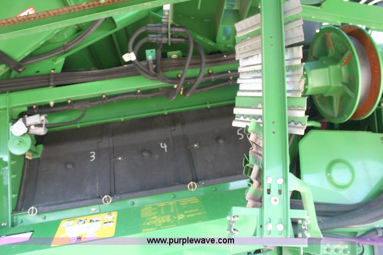image for item E8452 2010 John Deere 9770 STS combine
