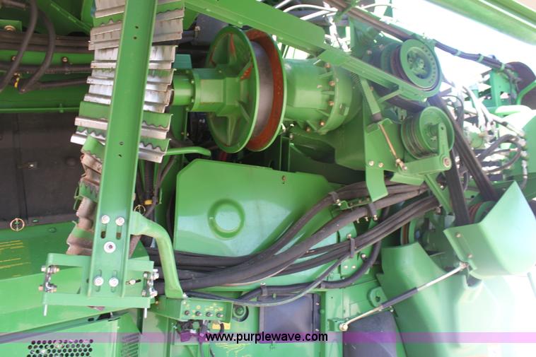 image for item E8452 2010 John Deere 9770 STS combine