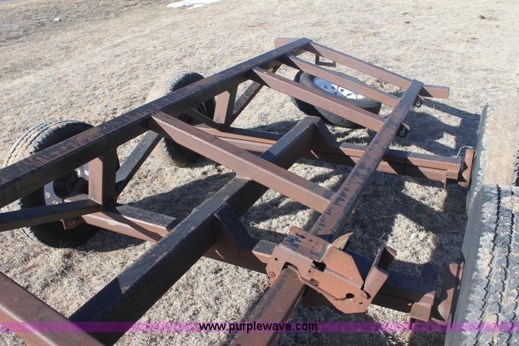 image for item E8453 2005 Maurer Mfg. gooseneck header trailer