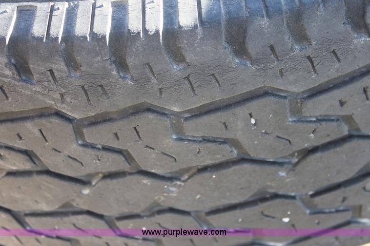 image for item E8453 2005 Maurer Mfg. gooseneck header trailer