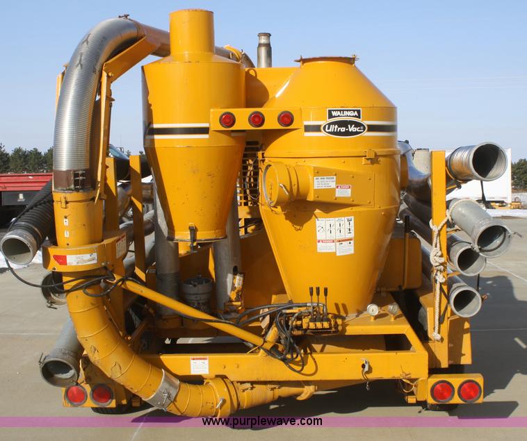 image for item F2573 2006 Walinga 7614D Ultra Vac grain vac on trailer