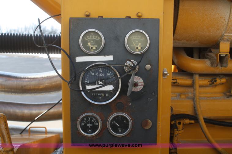 image for item F2573 2006 Walinga 7614D Ultra Vac grain vac on trailer