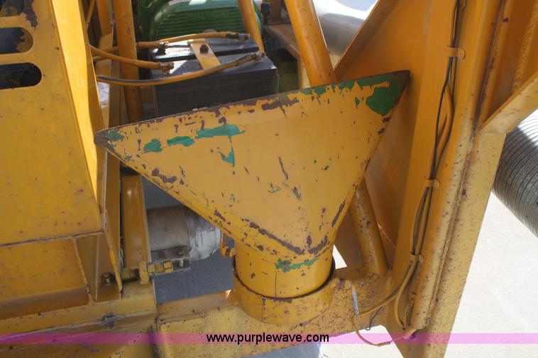 image for item F2573 2006 Walinga 7614D Ultra Vac grain vac on trailer