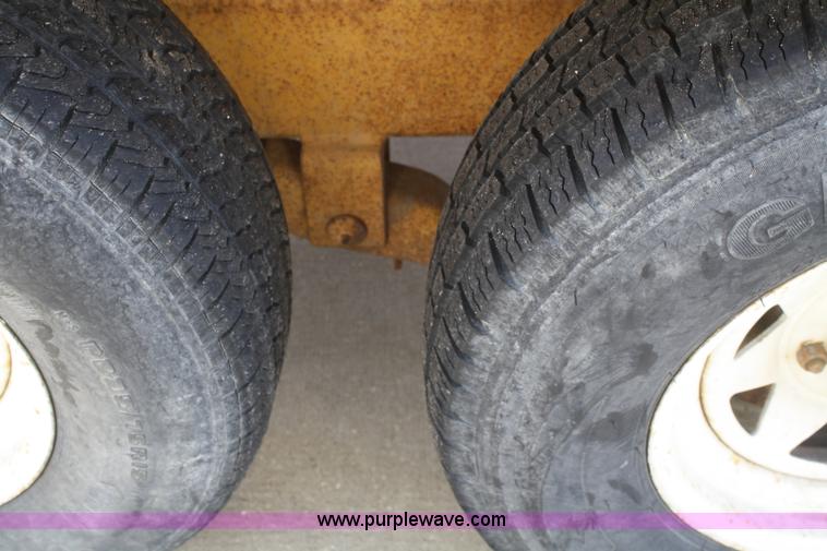 image for item F2573 2006 Walinga 7614D Ultra Vac grain vac on trailer