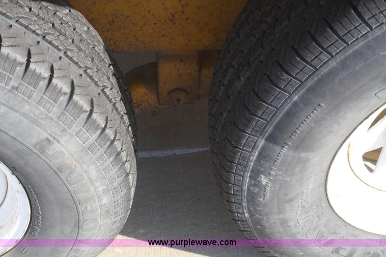 image for item F2573 2006 Walinga 7614D Ultra Vac grain vac on trailer