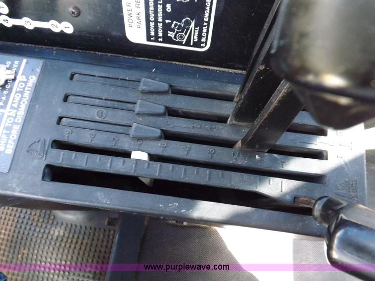 image for item F6425 1976 John Deere 8630 4WD tractor