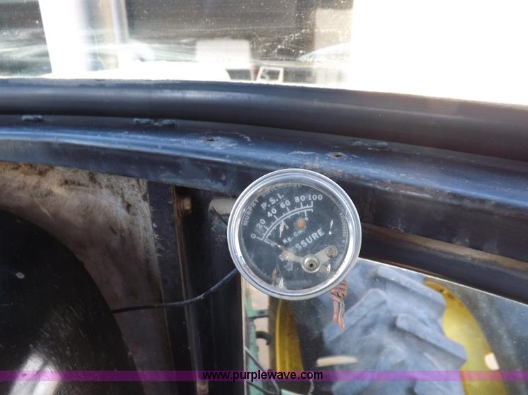 image for item F6425 1976 John Deere 8630 4WD tractor