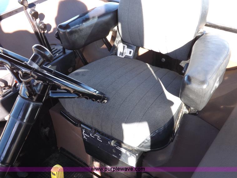 image for item F6427 1988 John Deere 4850 MFWD tractor