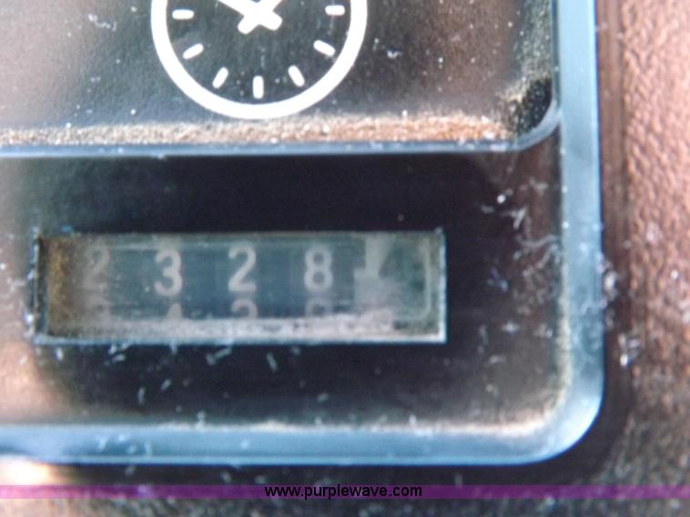 image for item F6427 1988 John Deere 4850 MFWD tractor