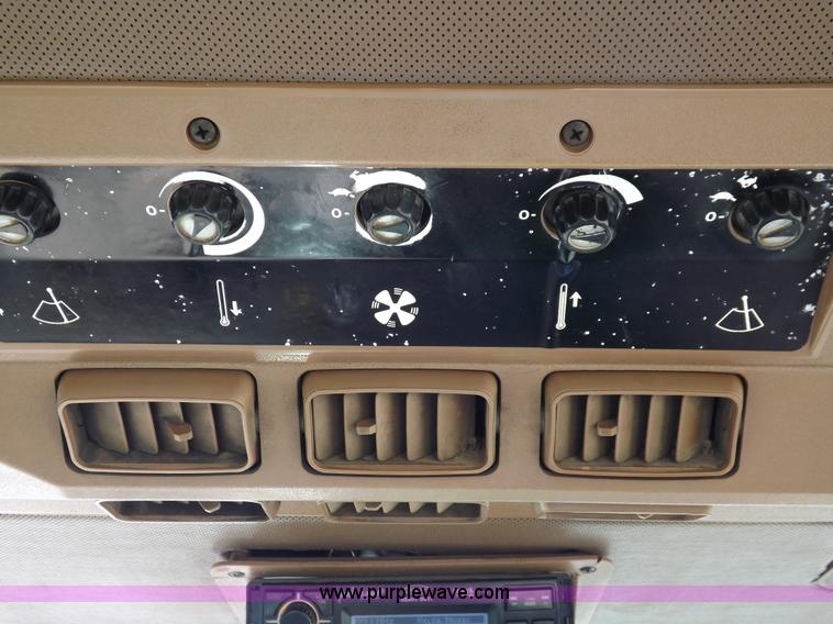 image for item F6427 1988 John Deere 4850 MFWD tractor