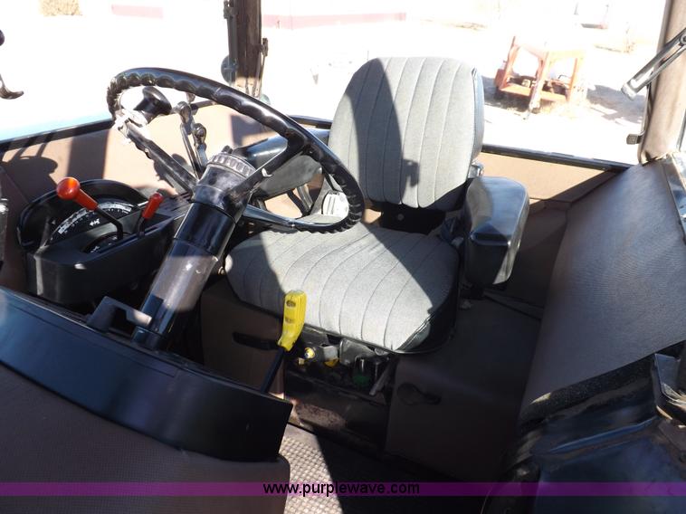 image for item F6428 1988 John Deere 4850 MFWD tractor