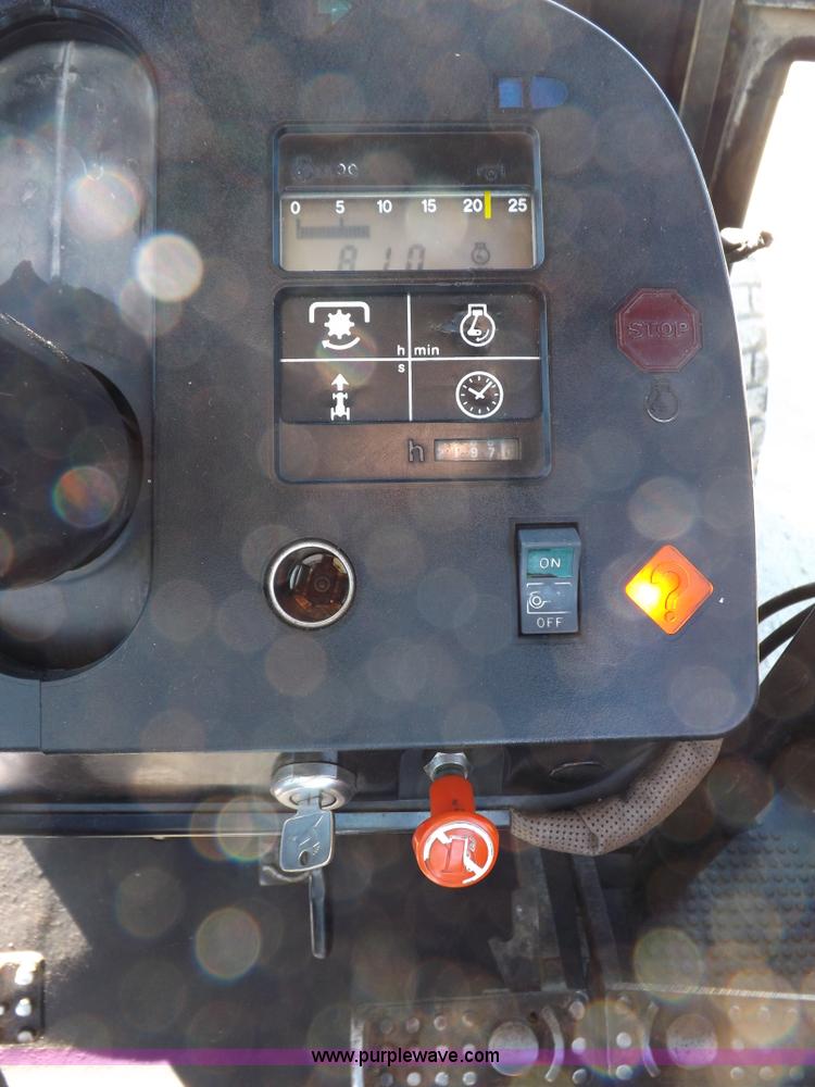 image for item F6428 1988 John Deere 4850 MFWD tractor