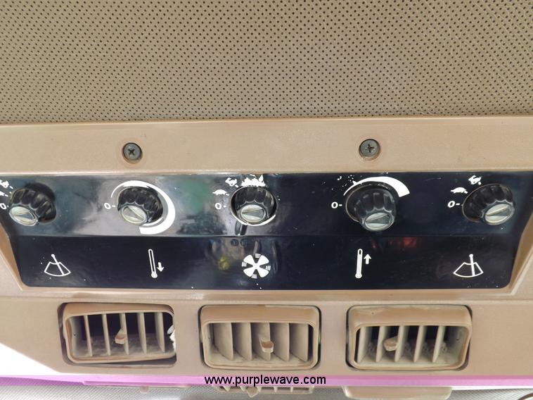 image for item F6428 1988 John Deere 4850 MFWD tractor