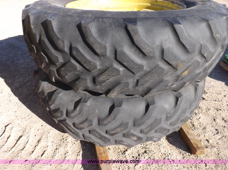 image for item F6428 1988 John Deere 4850 MFWD tractor