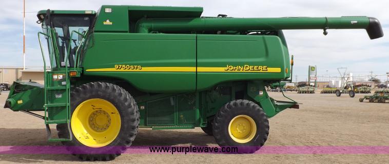 image for item F6429 2002 John Deere 9750 STS combine