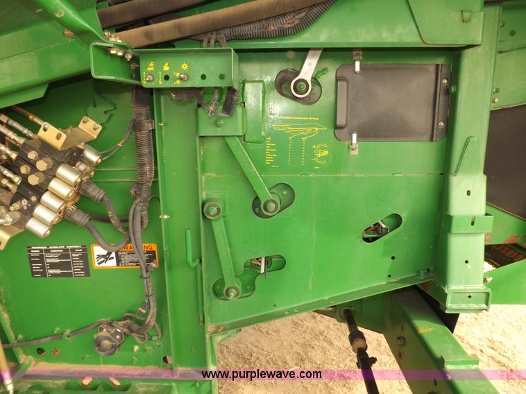 image for item F6429 2002 John Deere 9750 STS combine