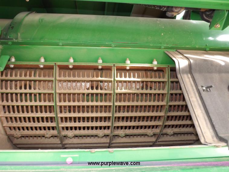 image for item F6429 2002 John Deere 9750 STS combine