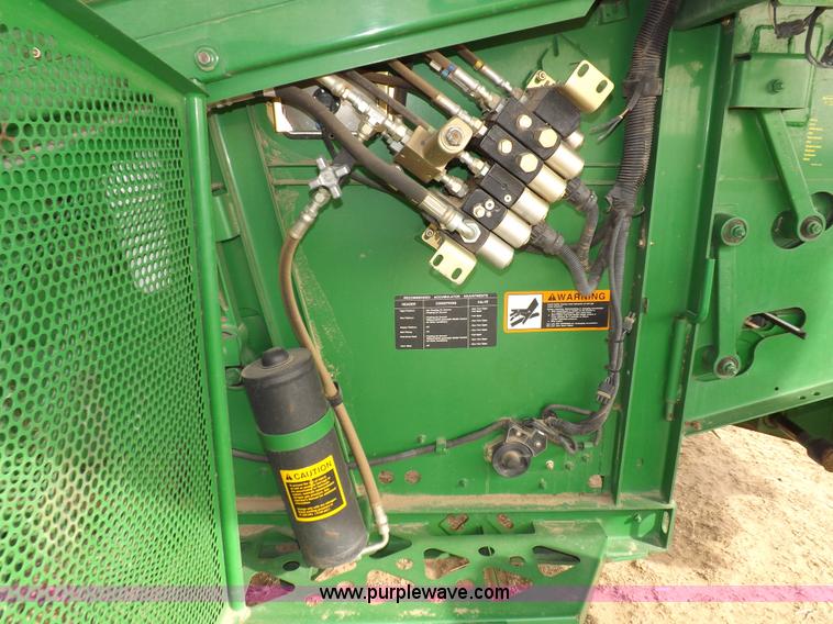 image for item F6429 2002 John Deere 9750 STS combine