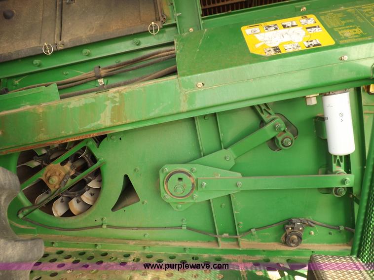 image for item F6429 2002 John Deere 9750 STS combine