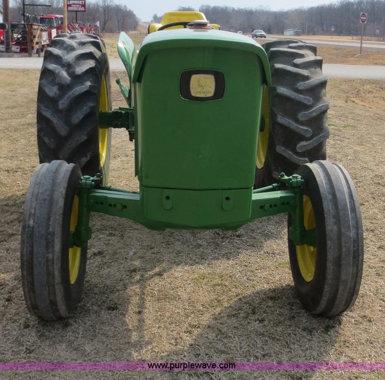image for item F6607 John Deere 2030 tractor